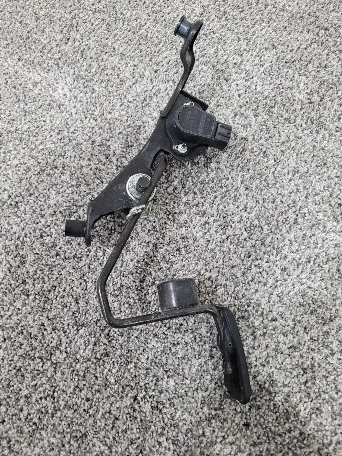 🔥2004-2005 Toyota RAV4 Accelerator Gas Fuel Pedal Sensor Standard Assembly OEM