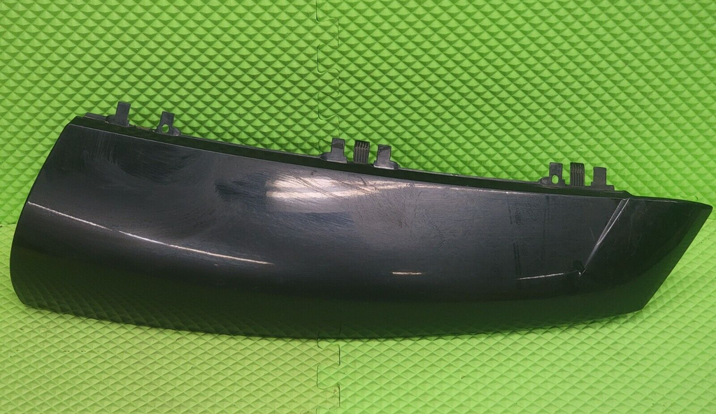 🔥2007-2014 CADILLAC ESCALADE REAR PASSENGER SIDE PILLAR PANEL TRIM COVER BLACK