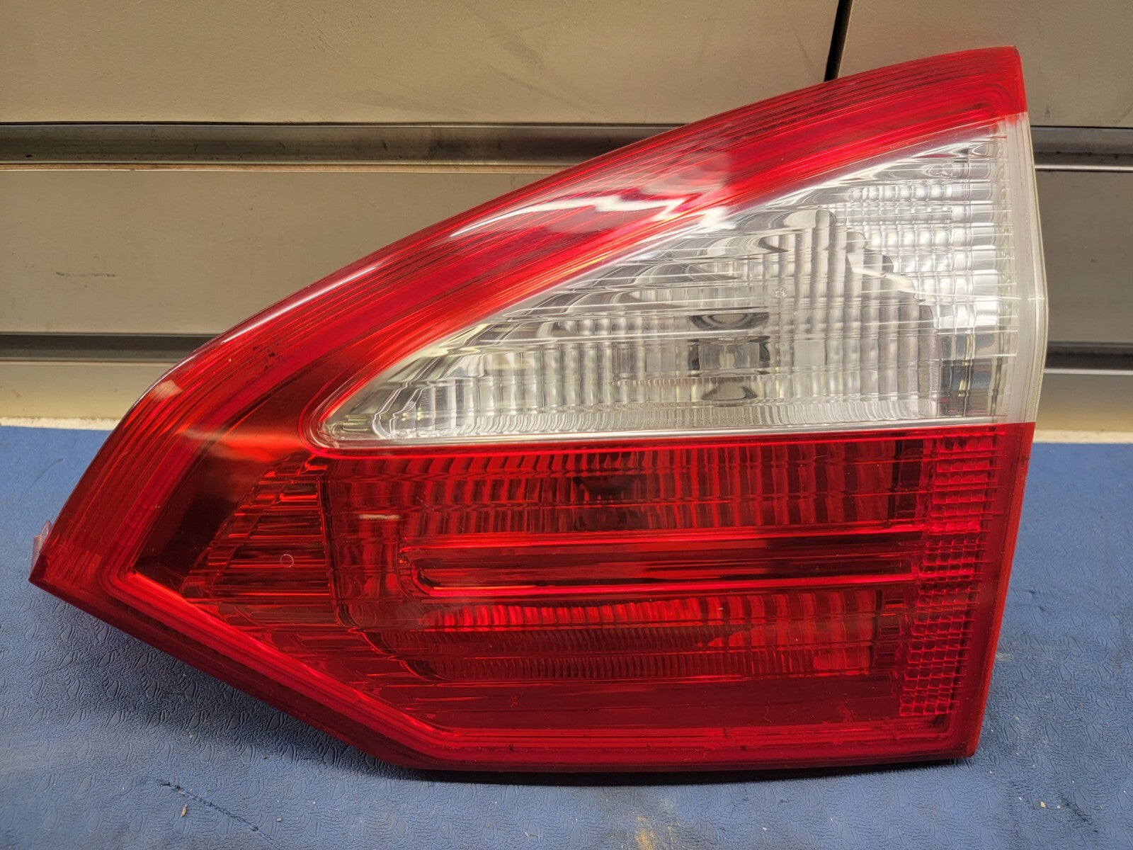 🔥2014-2019 Ford Fiesta Sedan Right Passenger Side Inner Taillight Taillamp OEM