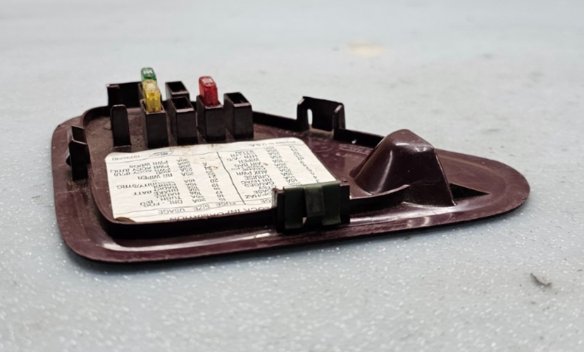 🔥95-99 Chevy GMC C/K 1500 Tahoe Truck Dash Fuse Box Cover Lid Assembly Maroon