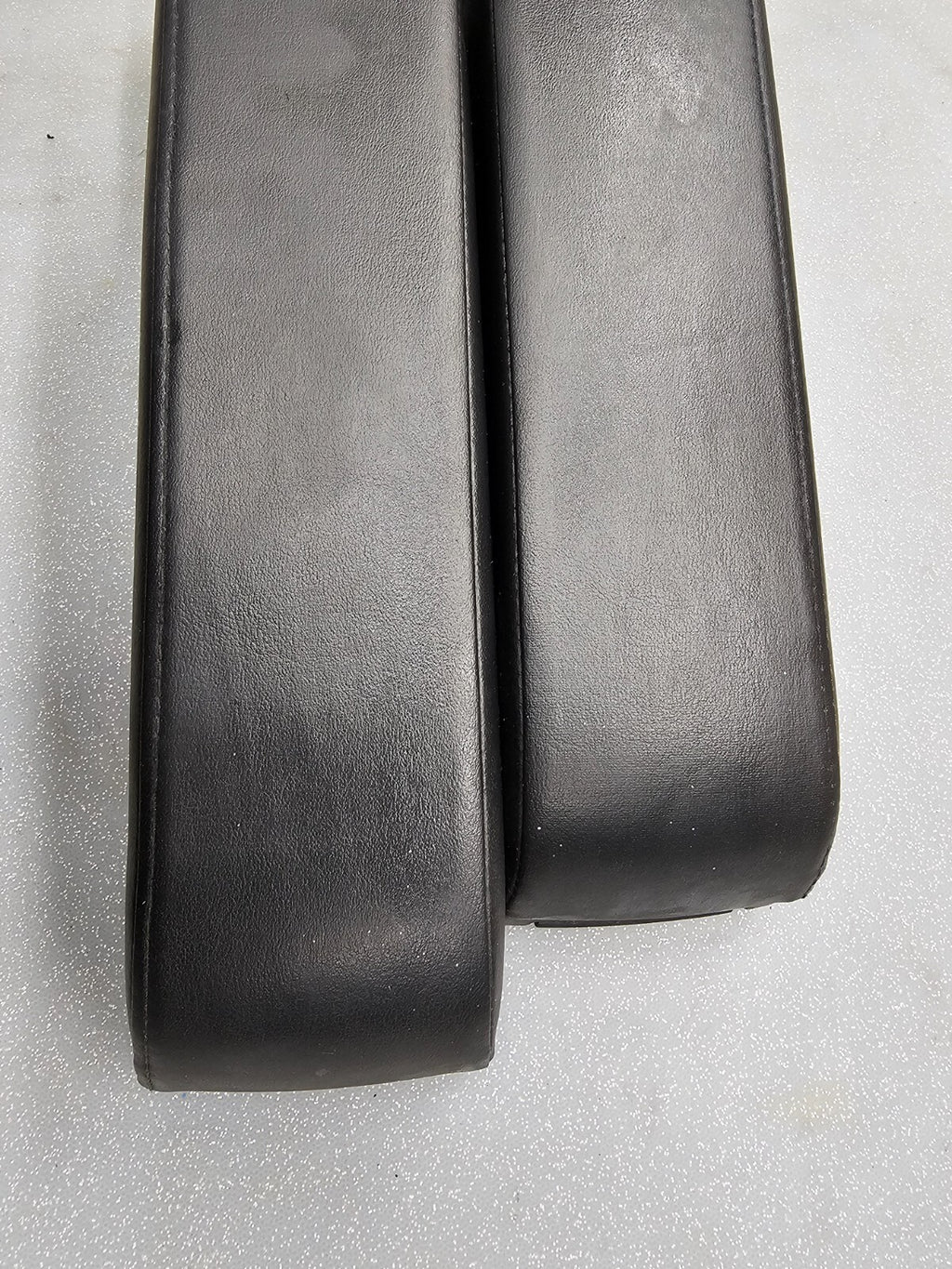 🔥03-05 Infiniti FX35 FX45 Center Console Arm Rest Lid Cover Assembly BLACK OEM