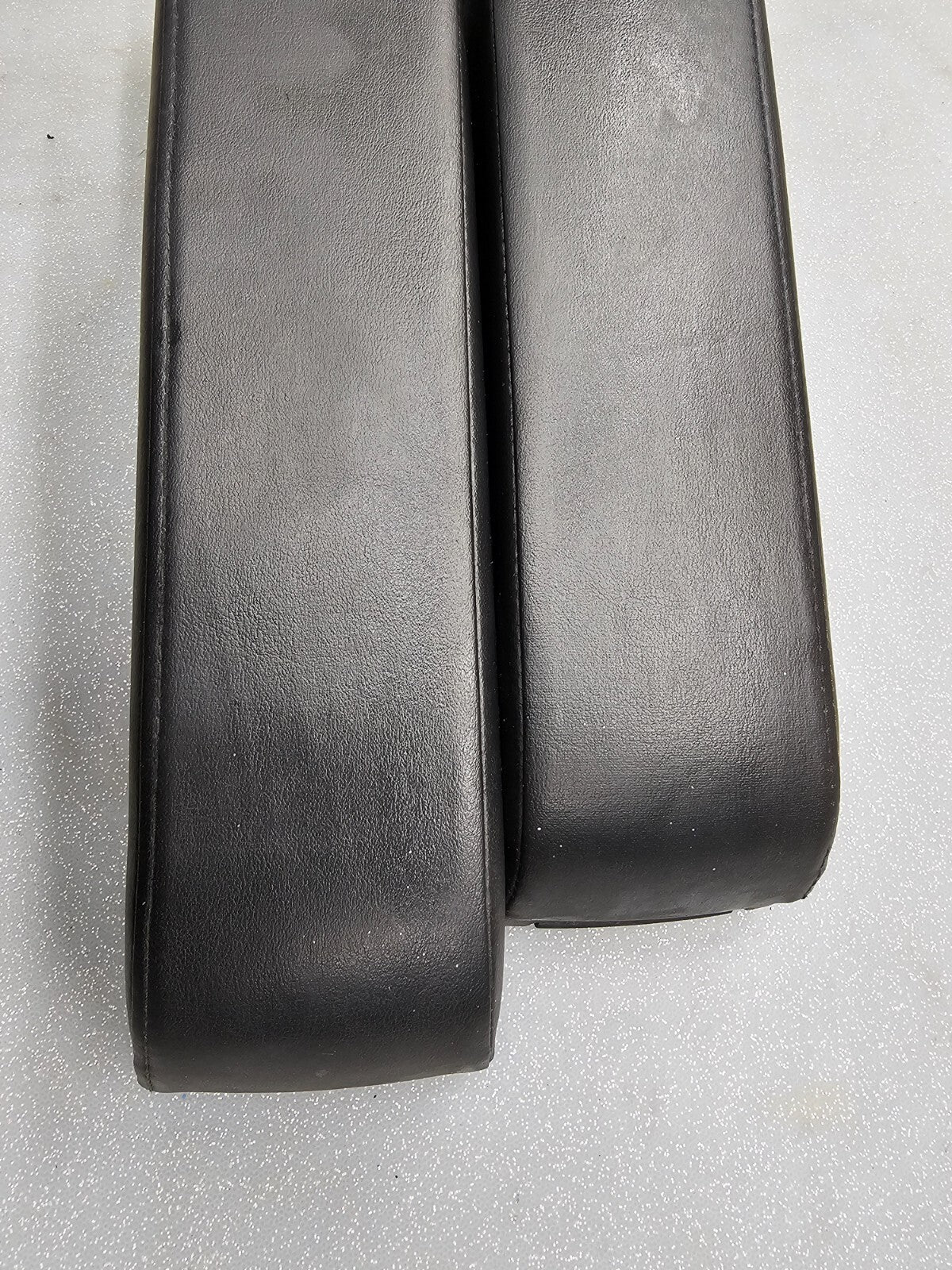 🔥03-05 Infiniti FX35 FX45 Center Console Arm Rest Lid Cover Assembly BLACK OEM