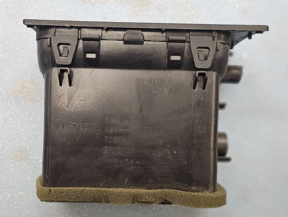 🔥05-07 FORD FOCUS Dash Center AC A/C HVAC AIR Vent HEATER Panel Bezel BLACK