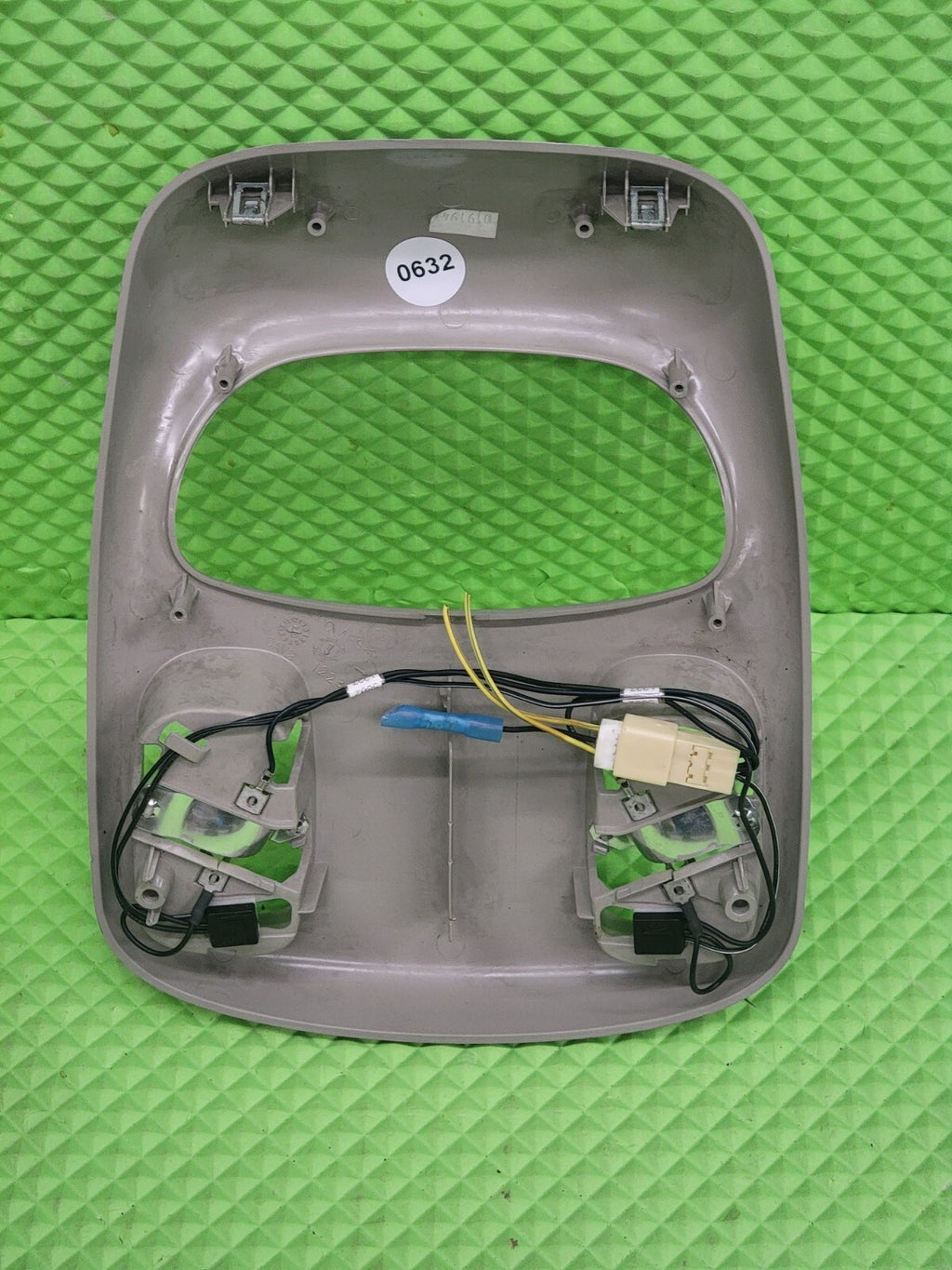 🔥2002-2005 Dodge Ram 1500 OverHead Console Map Dome TAN