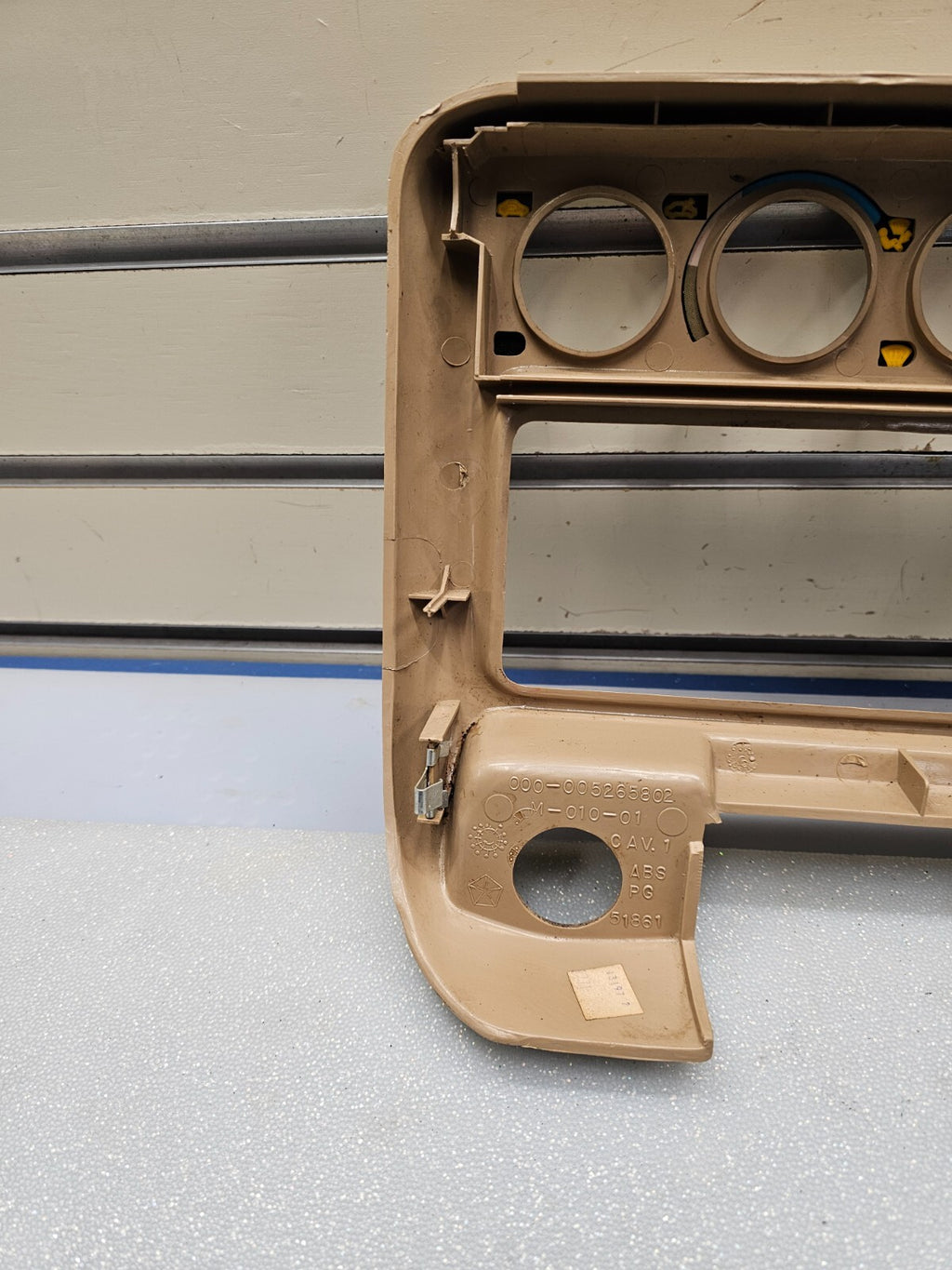 🔥1995 - 1998  DODGE NEON CLIMATE CONTROL RADIO DASH BEZEL DARK TAN