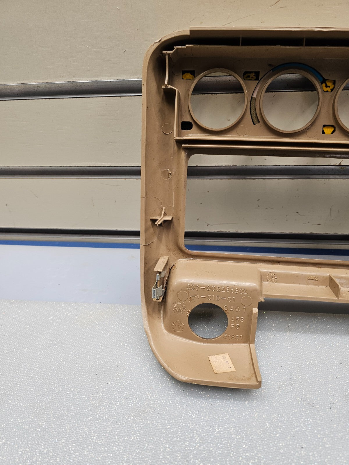 🔥1995 - 1998  DODGE NEON CLIMATE CONTROL RADIO DASH BEZEL DARK TAN
