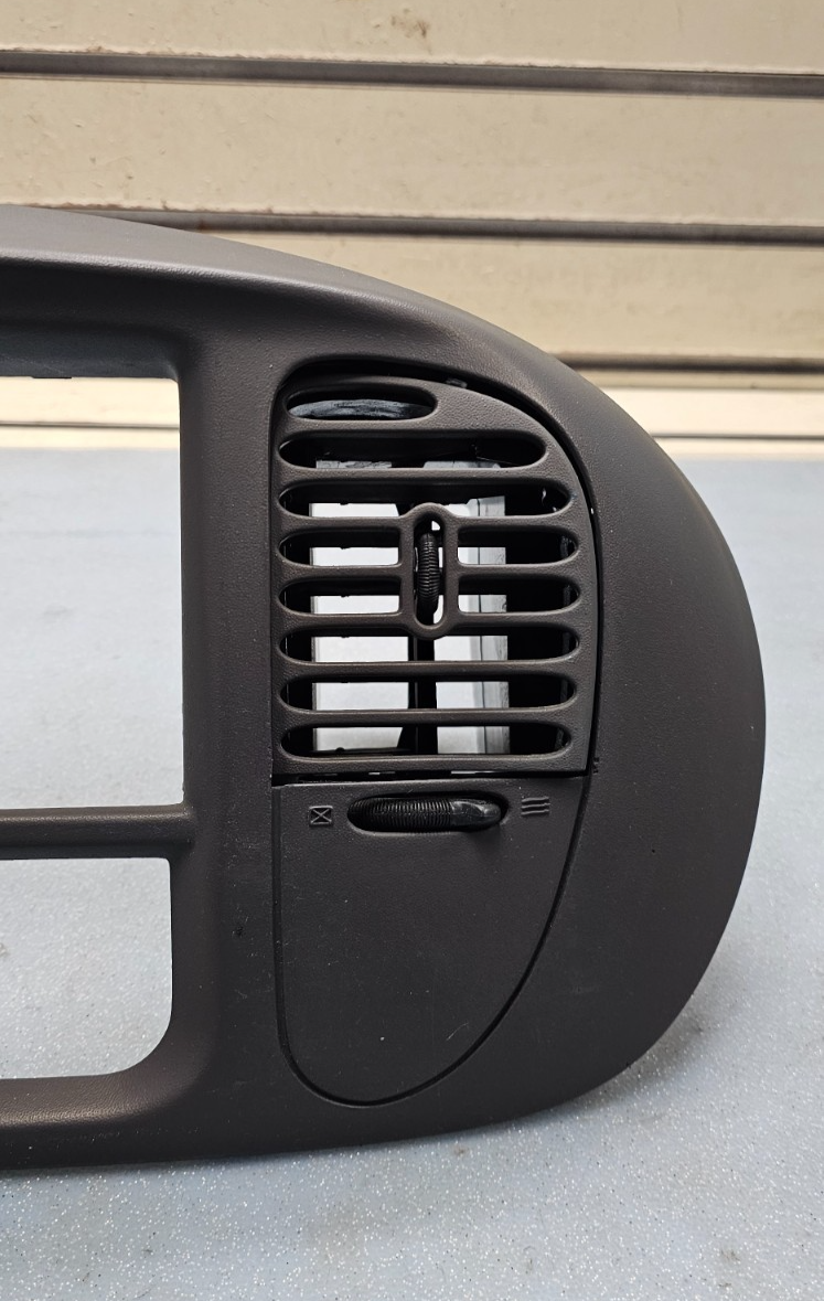 🔥97-03 Ford F-150 Dash Radio Stereo Climate BEZEL Trim Panel Line DK GRAY B1