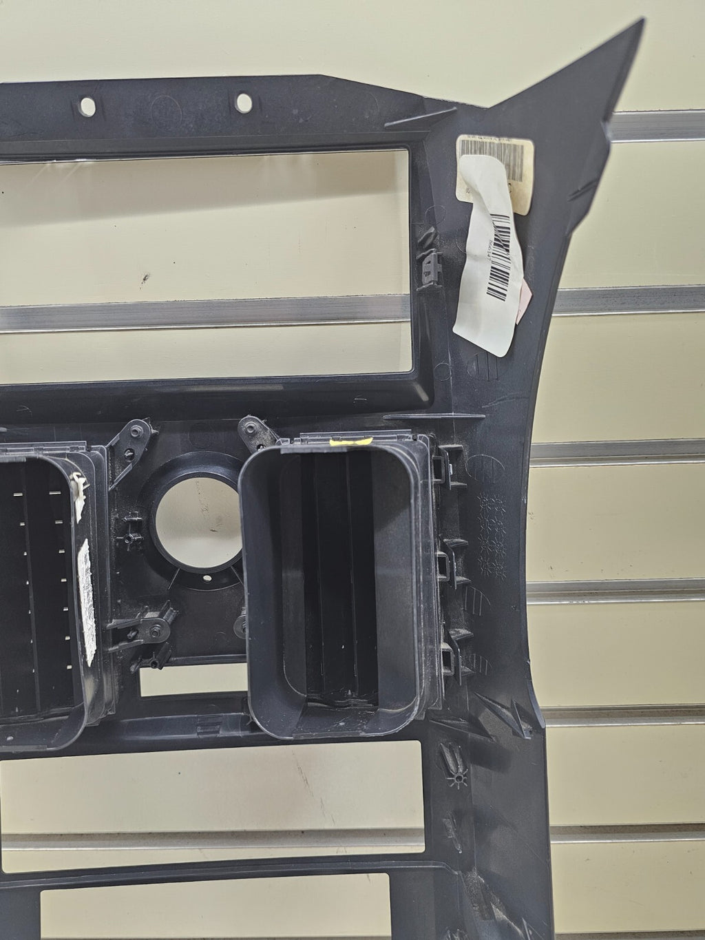 08-10 Grand Caravan Town Country Dash AM FM Radio Stereo Trim Bezel Panel Black