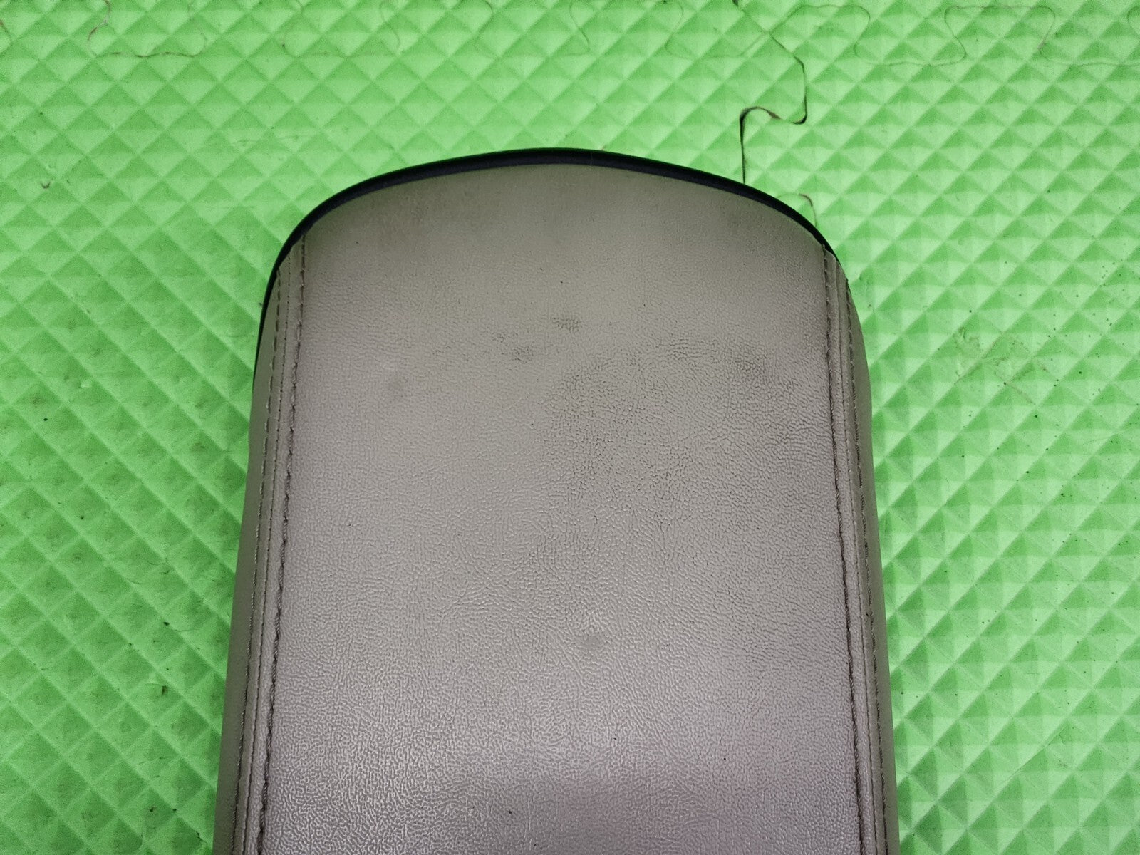 🔥2011-2014 CHRYSLER 200 DODGE AVENGER CENTER CONSOLE LID ARM REST GRAY