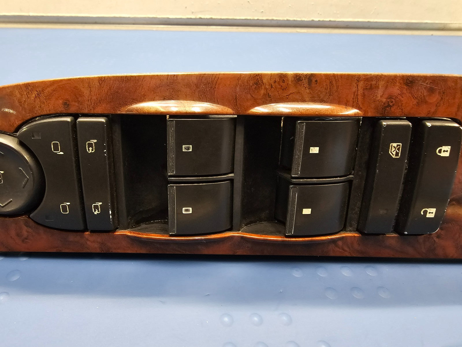 07-14 Tahoe Yukon Suburban Left Driver Door Window Master Switch Wood