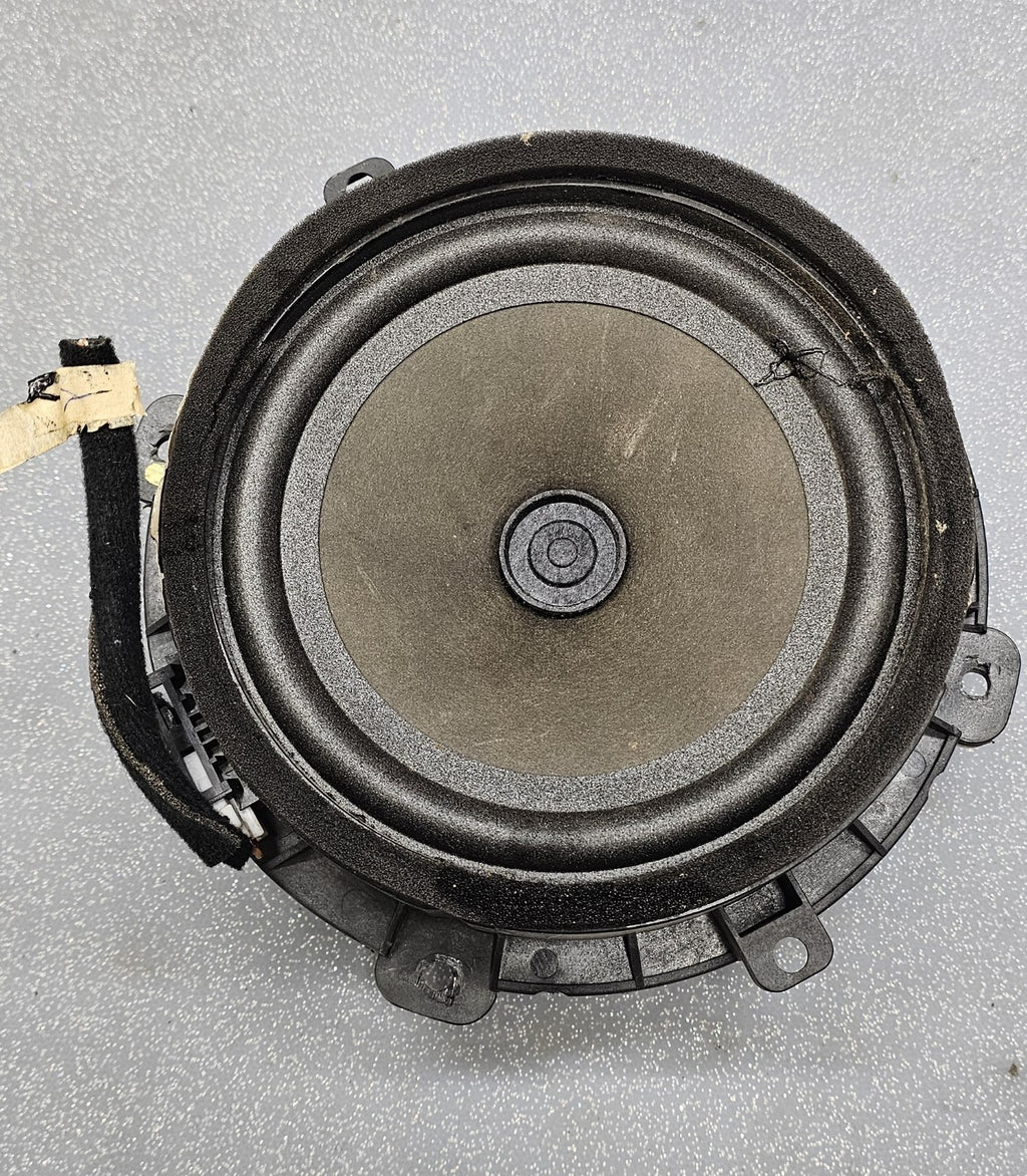 🔥2010 - 2013 KIA SOUL REAR LEFT SIDE DOOR PANEL SPEAKER  OEM