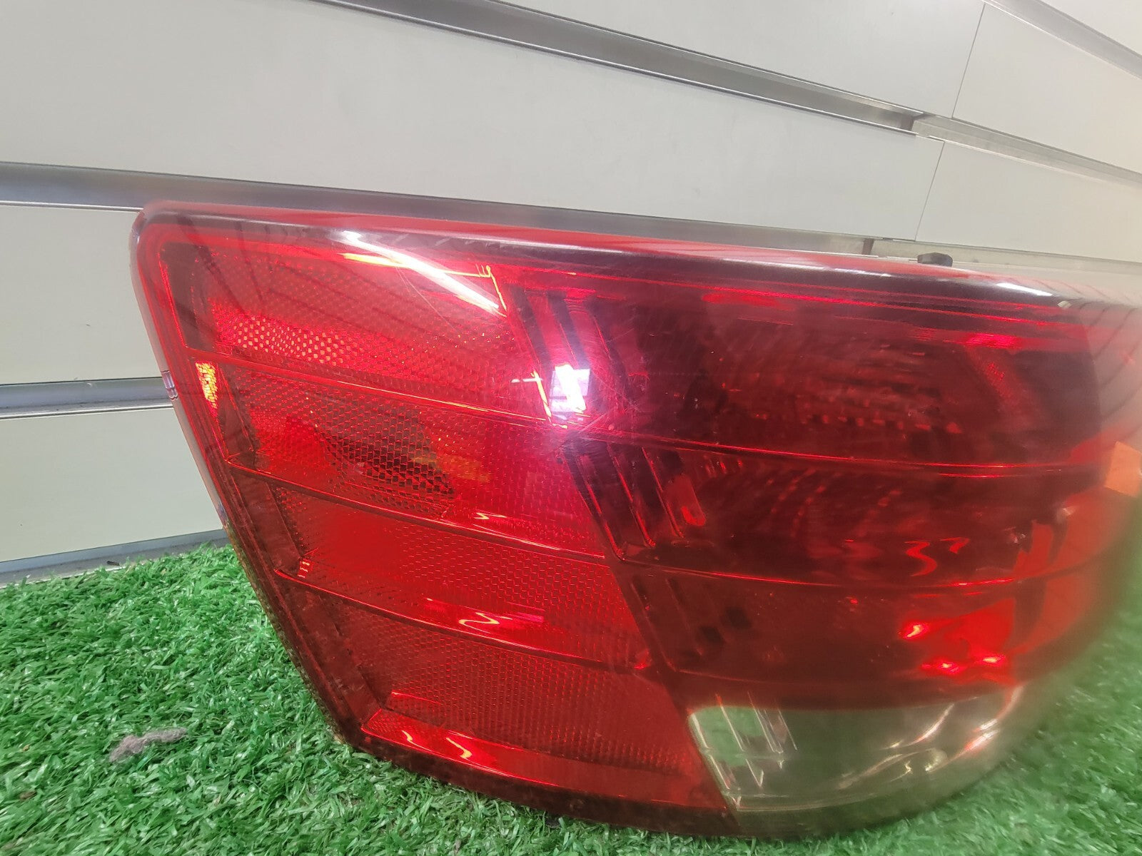 🔥06-08 Hyundai Sonata Outer Tail Light Assembly Lamp Left Driver Chrome Halogen