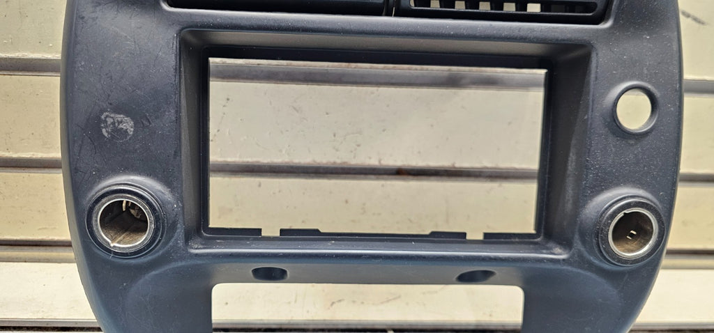 95-10 Ranger Explorer Center Dash Radio Stereo Display Bezel Trim Panel BLACK B2