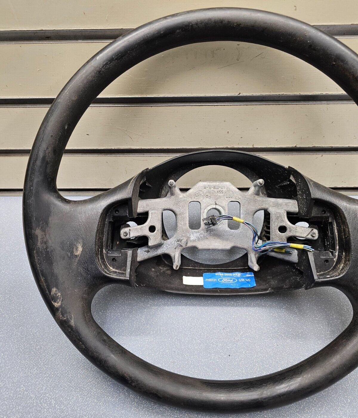 99-07 FORD F250 F350 SUPER DUTY Left Driver Steering Wheel Leather Column Black