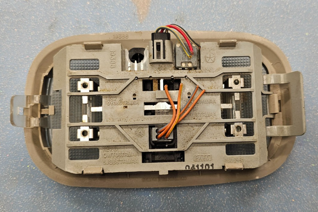 🔥2002-2005 JEEP LIBERTY FRONT CENTER DOME LIGHT POWER SUNROOF SWITCH TAN OEM