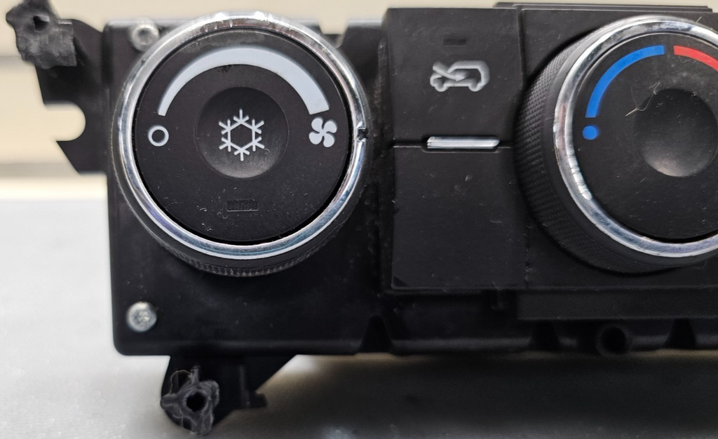 🔥07-09 CHEVY EQUINOX DASH CENTER AC HEATER CLIMATE TEMPERATURE CONTROL UNIT OEM