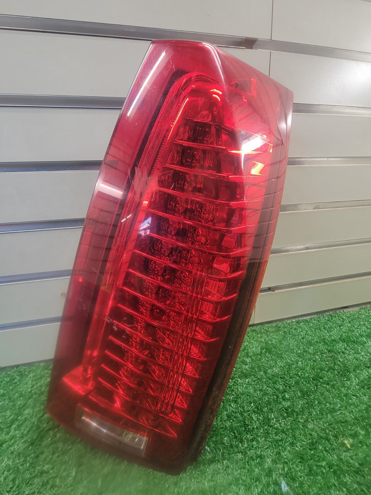 🔥08-13 Cadillac CTS Sedan Taillight Lamp Assembly Right Passenger Side Chrome