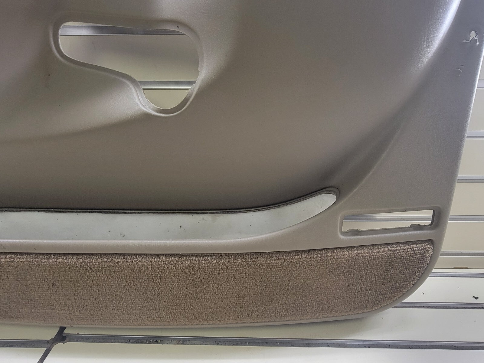 🔥 2003-2006 Chevy Silverado SIERRA Door Panel Front right passenger TAN D5