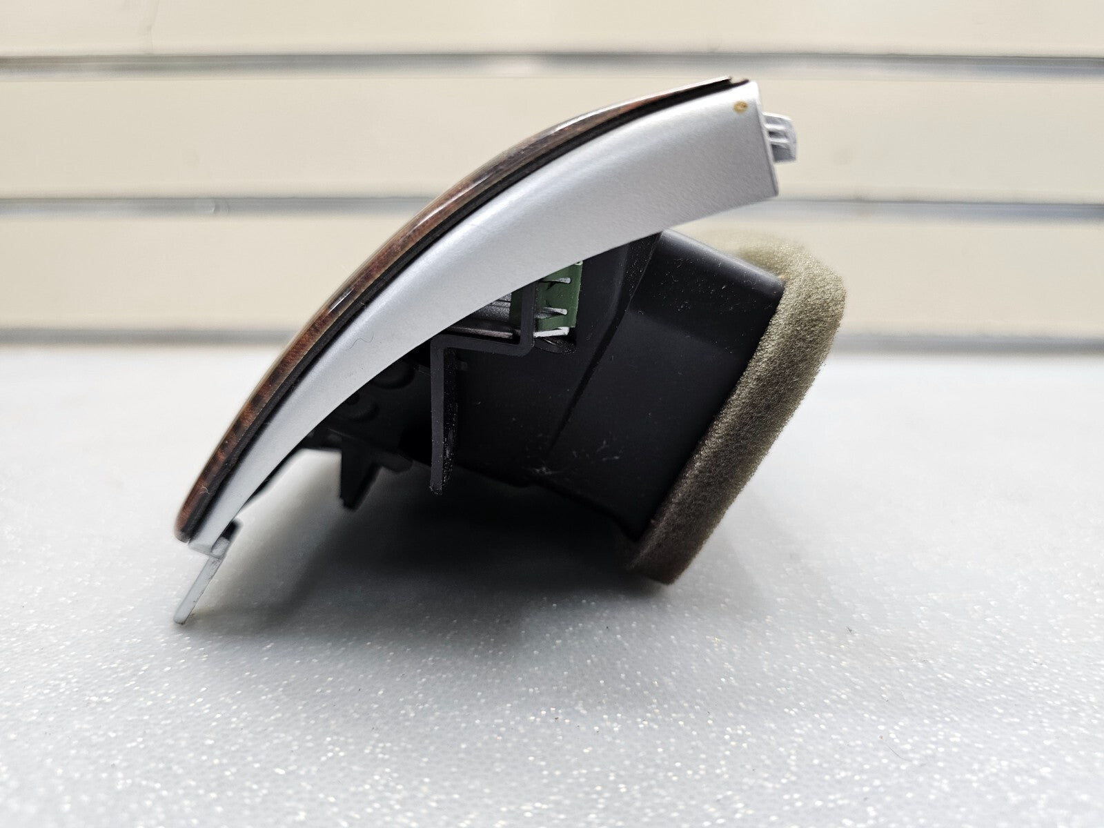 🔥2008 - 2012 Chevy Malibu Center Dash Double Air Vent BEZEL WOODGRAIN HEATER