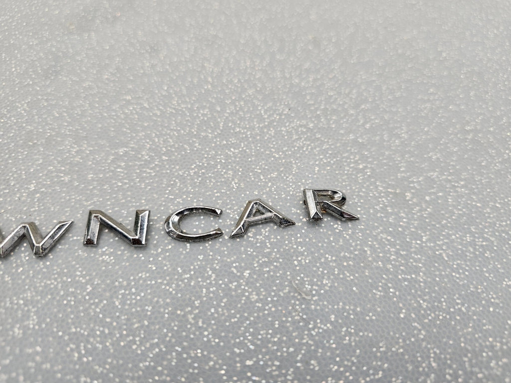 🔥03-11 LINCOLN TOWN CAR GATE LID EMBLEM BADGE SYMBOL LETTERS NAME PLATE SCRIPT