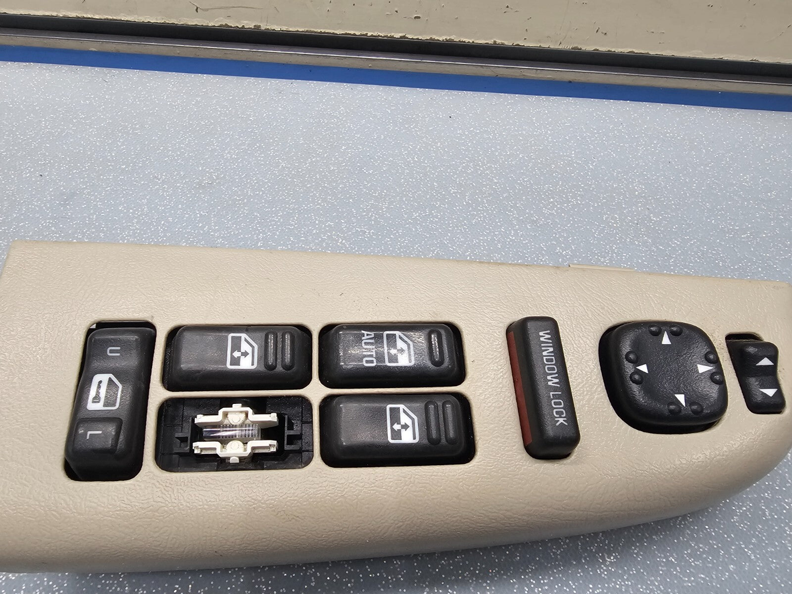 99-02 Silverado SIERRA 4 DOOR Left DRIVER Master Power Window Switch LT TAN WS4