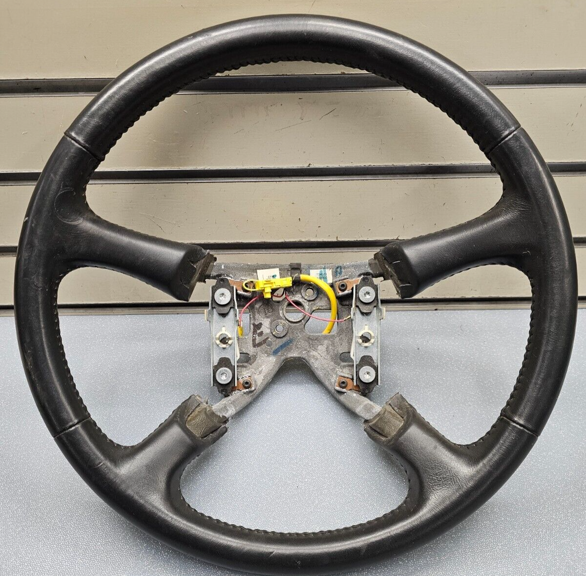 99-02 Chevy Silverado Tahoe Suburban Blazer SONOMA Steering Wheel Leather black