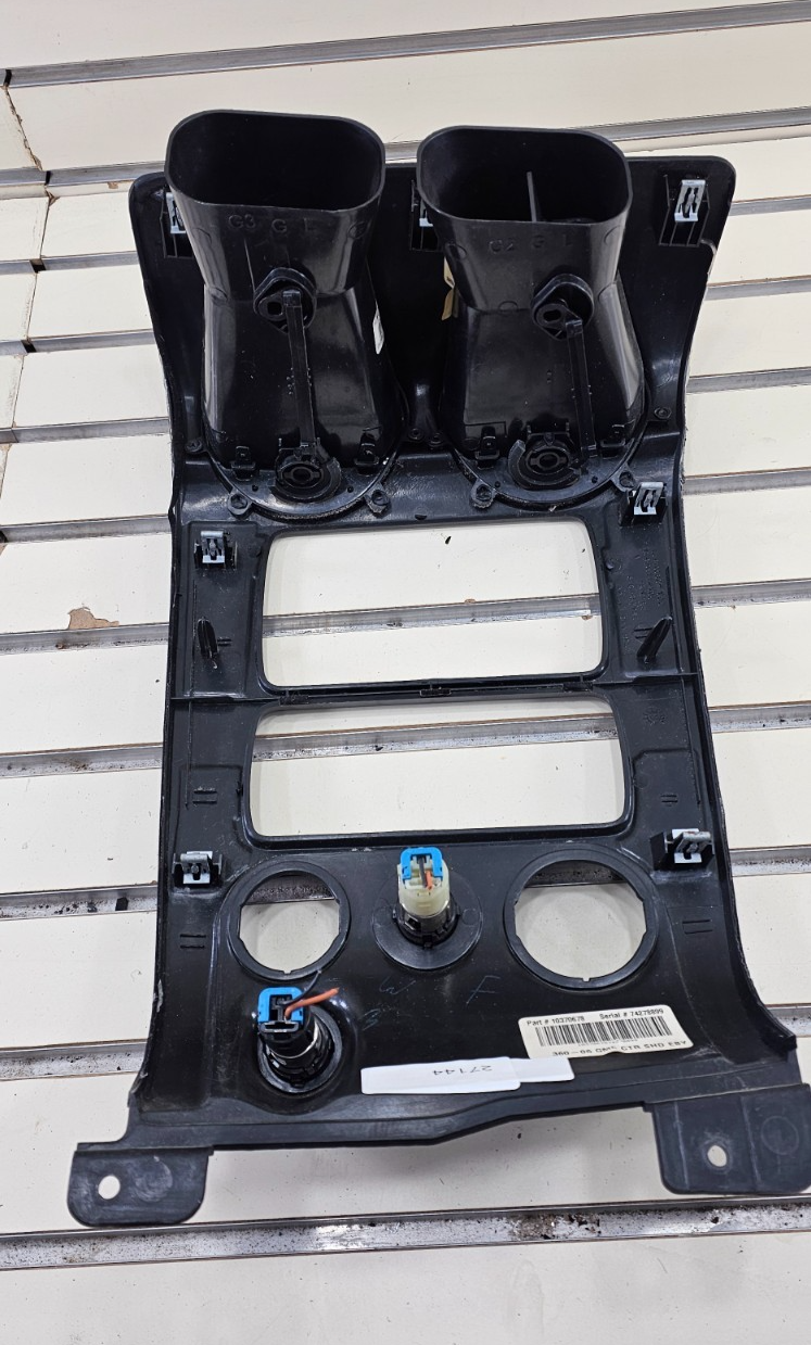 03-08 GMC ENVOY XL FRONT RADIO DASH VENT BEZEL CLIMATE CONTROL BLACK OEM