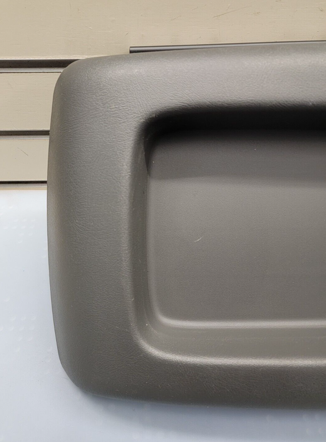 03-06 Chevy SILVERADO SIERRA Center Console Armrest Lid Storage Cover L8 dk grey