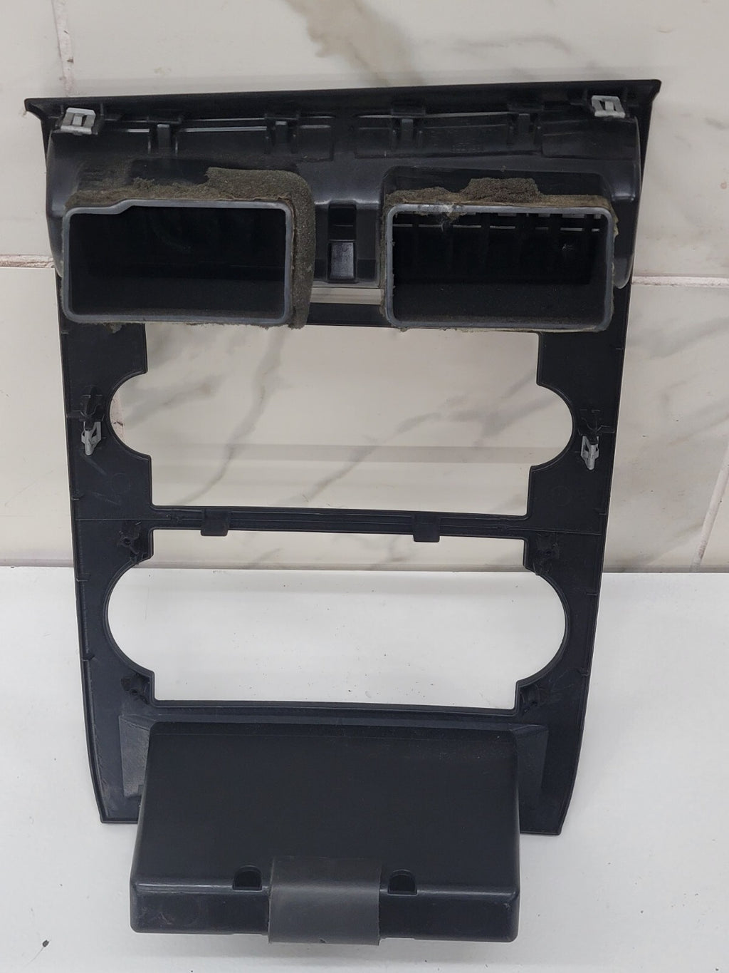 05-07 Dodge Magnum 06-07 Charger RADIO BEZEL CENTER VENTS Storage CARBON Black