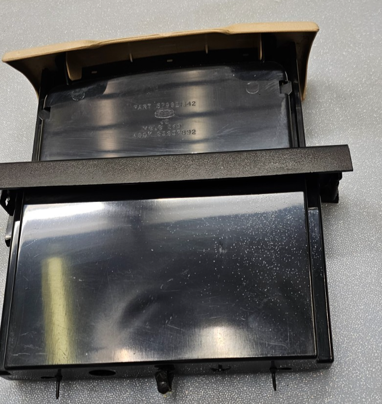 🔥00-05 BUICK LESABRE Front Dash Storage Cubby Assembly