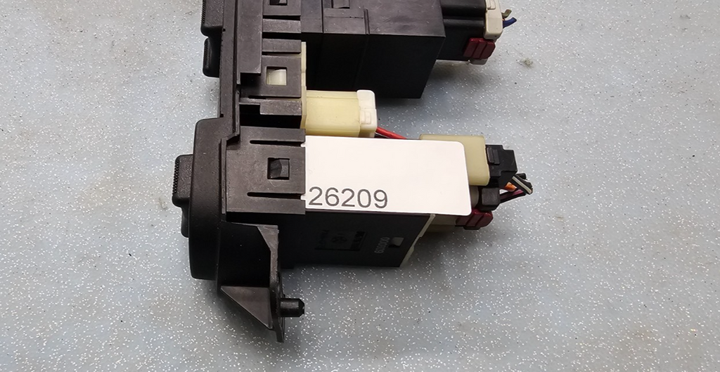 🔥2001-2005 CHRYSLER PT CRUISER REAR DEFROST DEFOG OUTLET SWITCH CONTROL OEM