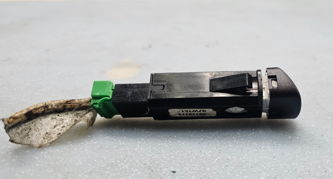 🔥98-14 Volvo XC90 S80 V70 Emergency Hazard Light Control Switch Unit Assy Black
