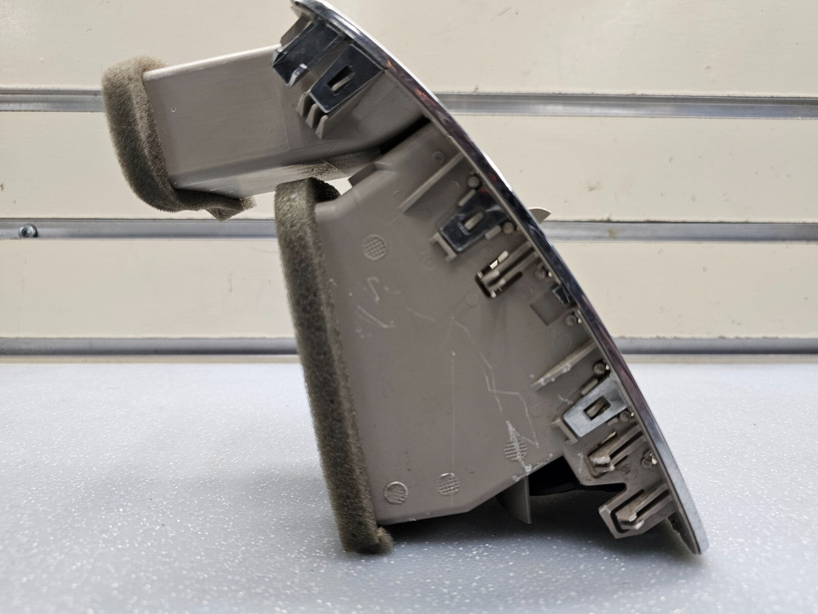 🔥2008-2012 Ford Escape Driver Left Front Air Dash Vent TAN/SILVER VT9