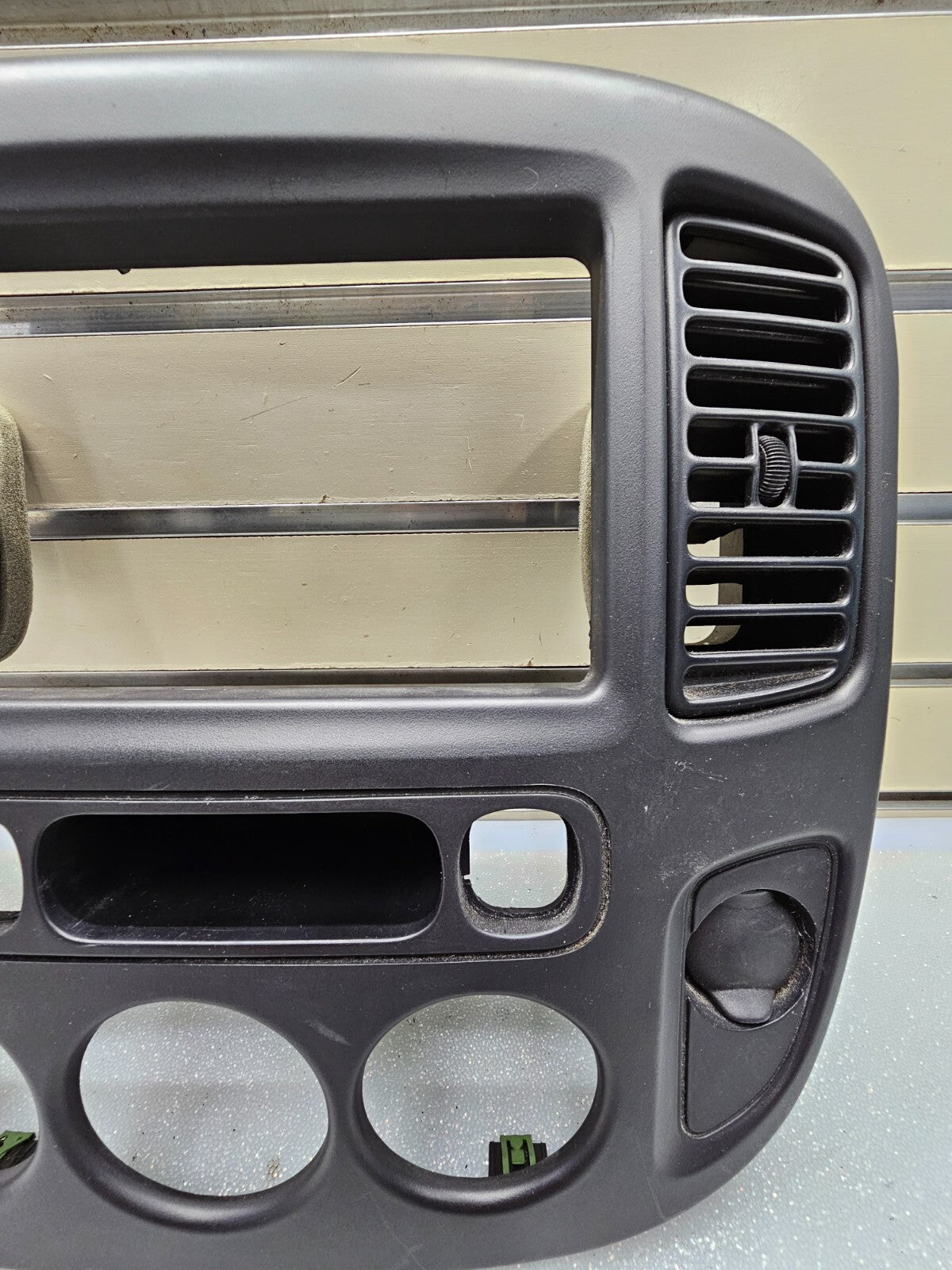 🔥2001-2007 FORD ESCAPE CENTER DASH RADIO A/C CLIMATE TRIM BEZEL BLACK OEM
