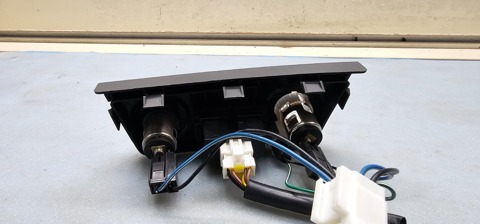 🔥2006-2011 ACCENT ELANTRA AUX JACK INPUT ADAPTER 12V TRIM PANEL BLACK OEM