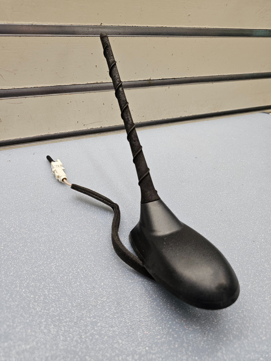 🔥2011-2018 DODGE JOURNEY DART REAR ROOF TOP RADIO ANTENNA MOUNT ASSEMBLY OEM