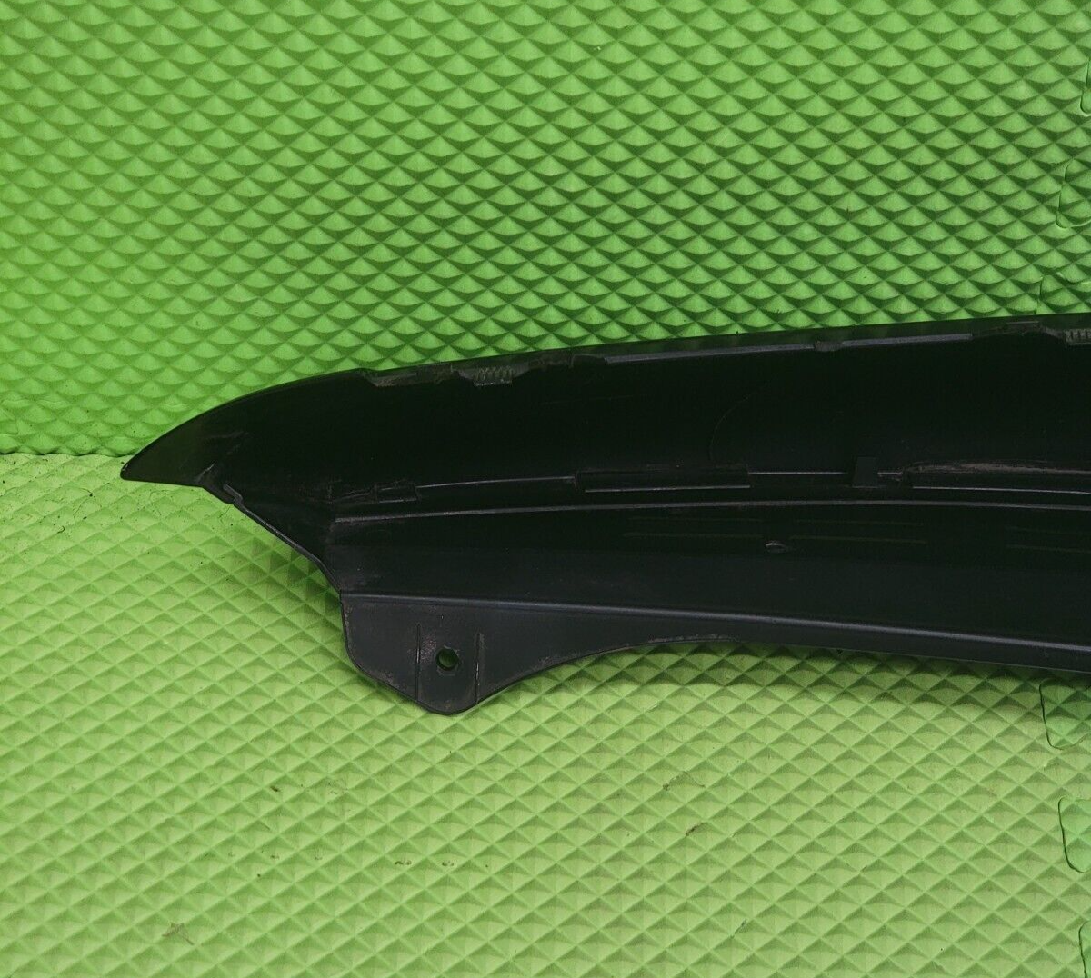 🔥2007-2014 CADILLAC ESCALADE REAR PASSENGER SIDE PILLAR PANEL TRIM COVER BLACK
