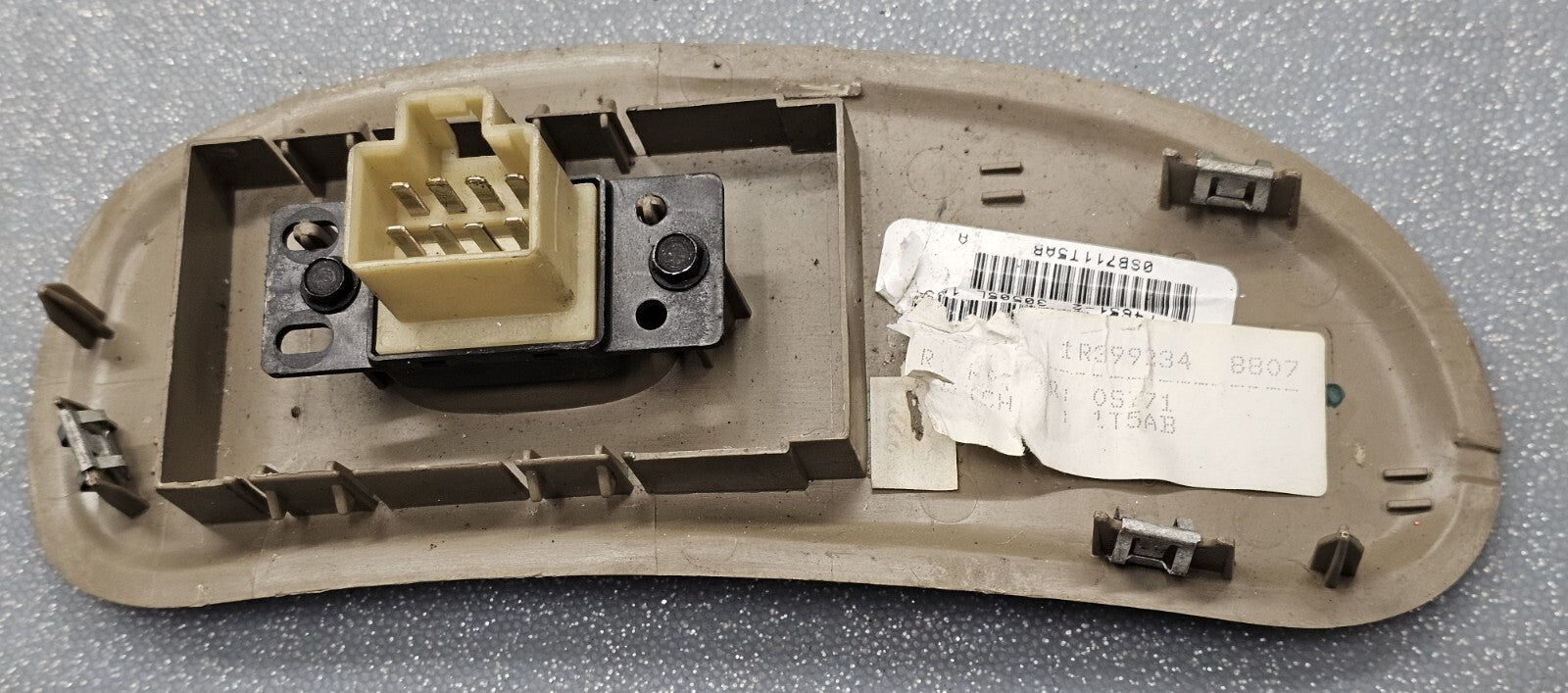 🔥01-07 Caravan Town Country Front Right Passenger Window Door Lock Switch Tan