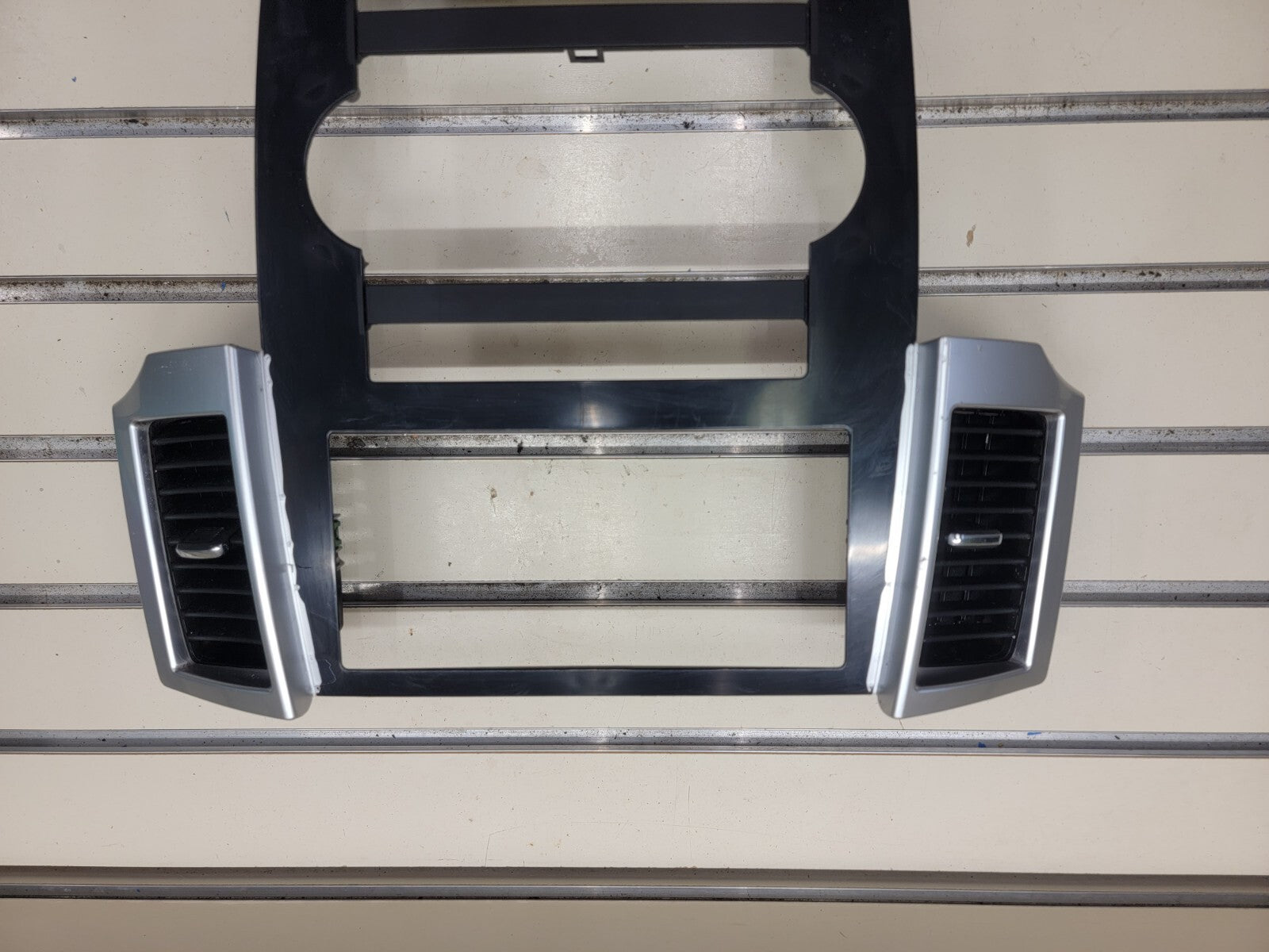 🔥2008-2010 Jeep Grand Cherokee Radio Bezel Center Dash Trim Temperature Control