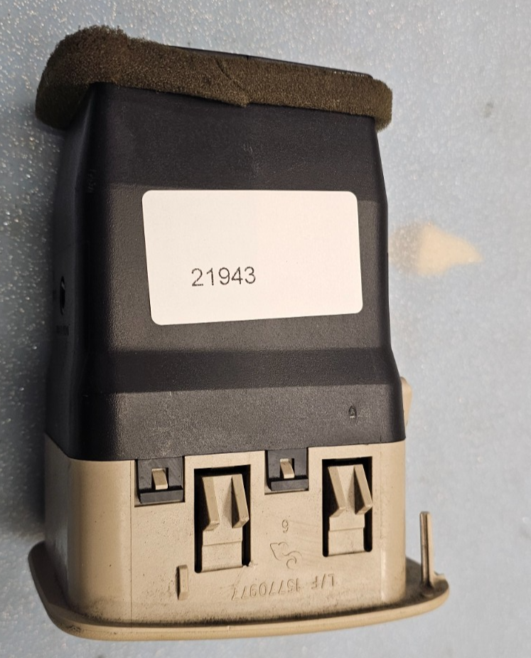 🔥99-06 Silverado Sierra Right Passenger Dash A/C HVAC AC Heater Air Vent Tan