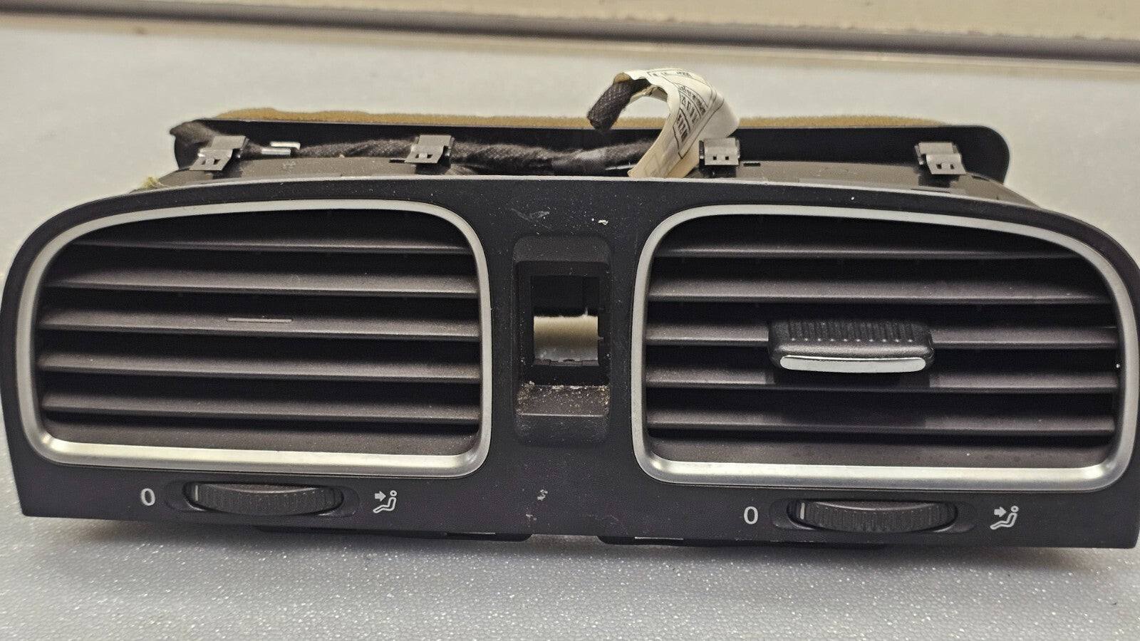 🔥10-14 Volkswagen Golf Front Center Dash AC Air Vent Heater Conditioning Black