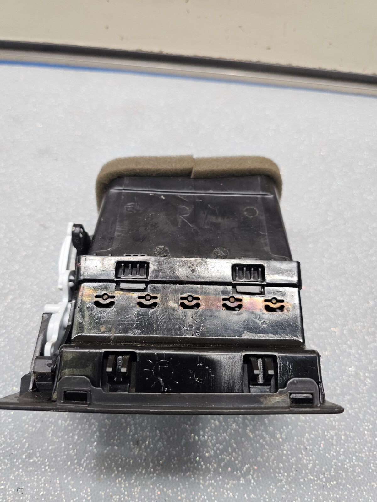 🔥06-09 Ford Fusion Air Vent AC Heater Center Dash Storage Comp Right Side