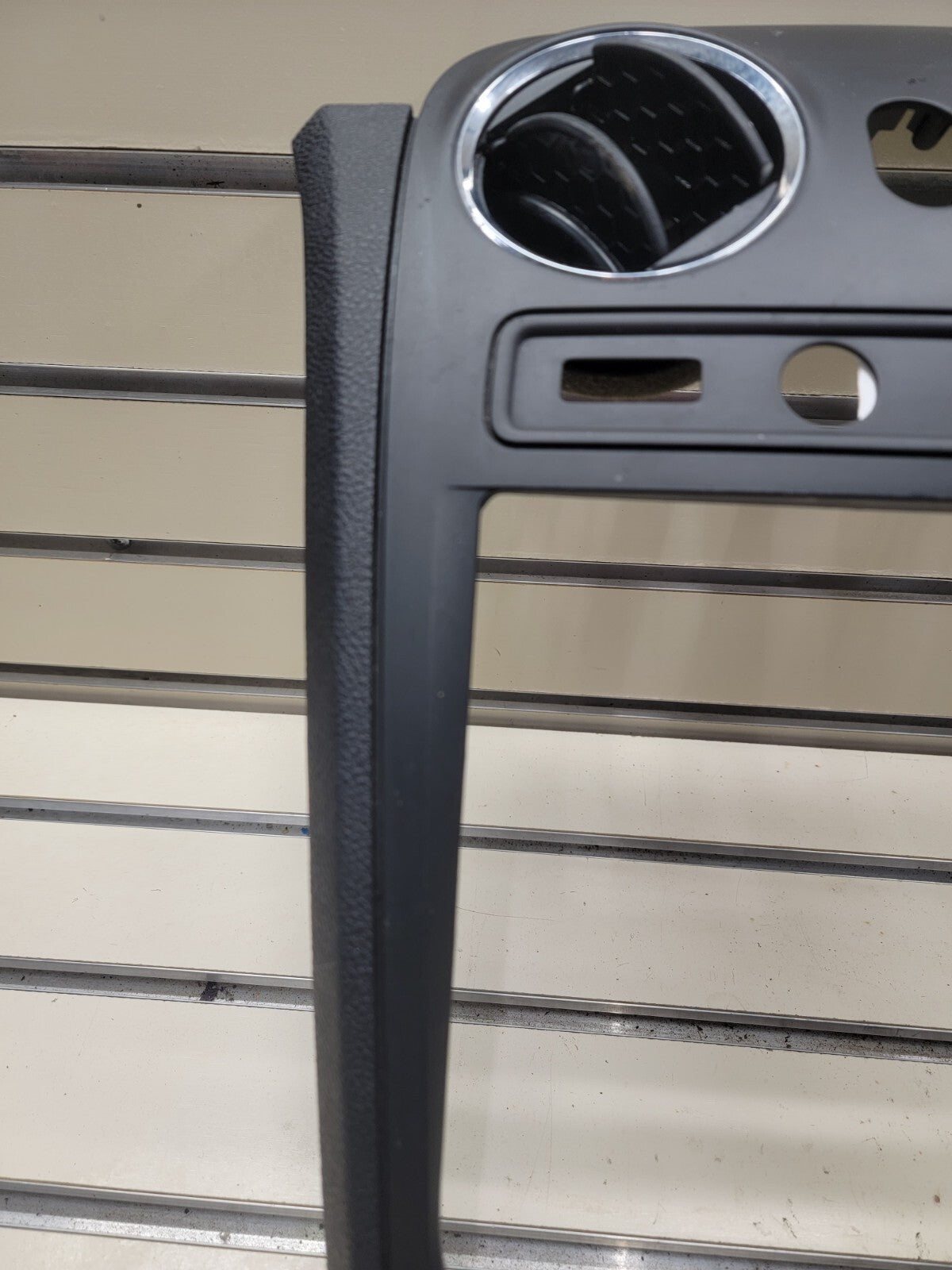🔥2006-2011 Chevrolet HHR Center Dash Radio Trim w Vents B37 black