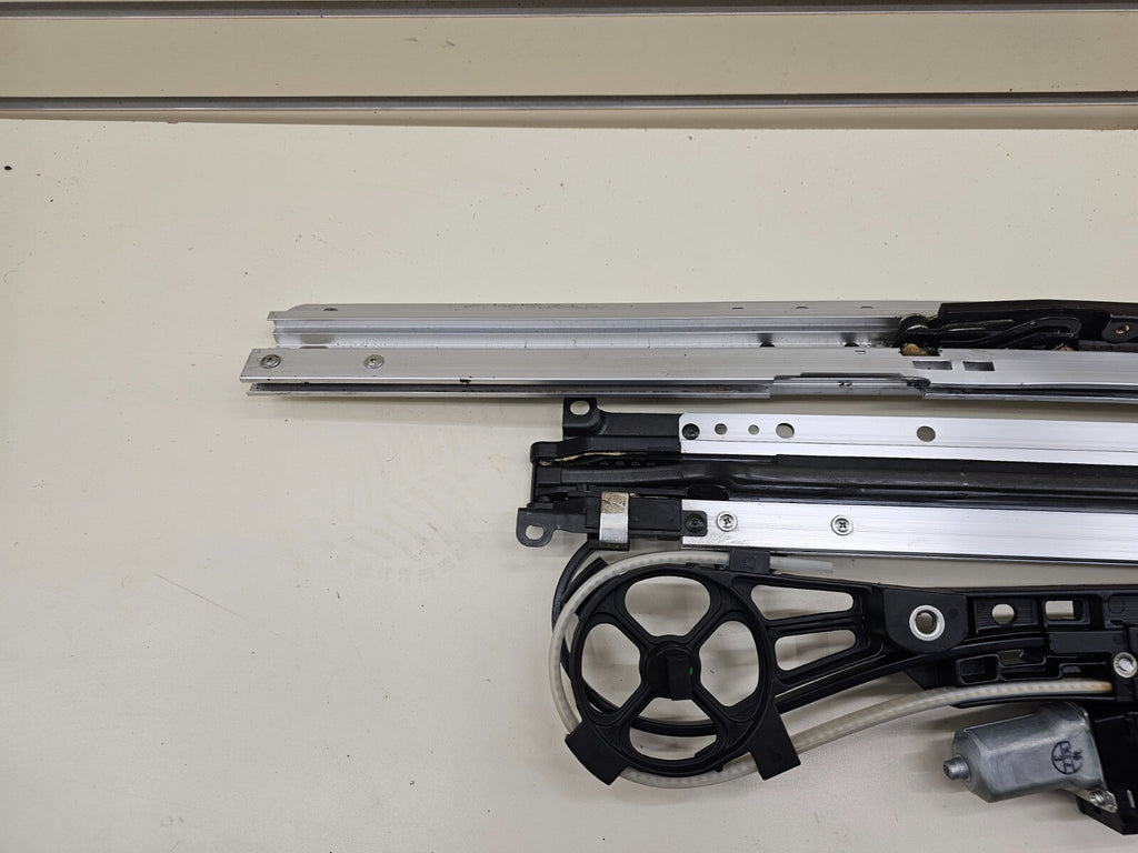 🔥2005-2010 Scion TC Sunroof Transmission Motor Track Assembly OEM