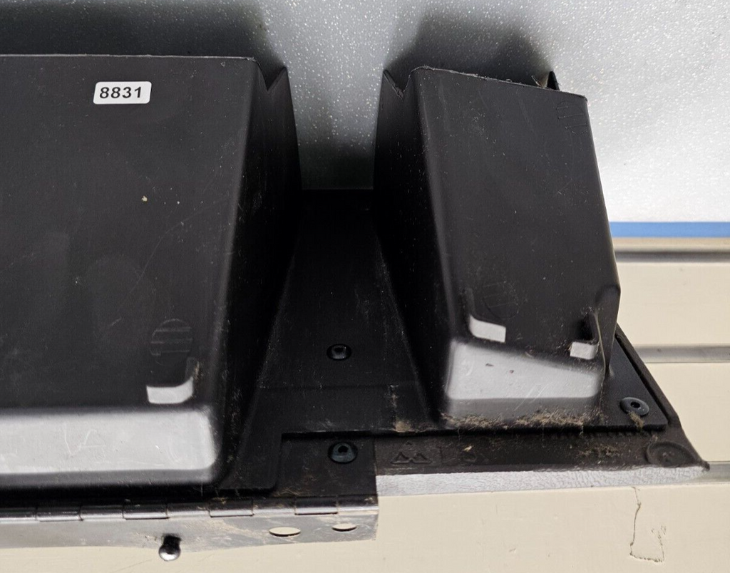 99-06 SILVERADO SIERRA Dash GLOVE BOX Storage Compartment Assembly Black G3