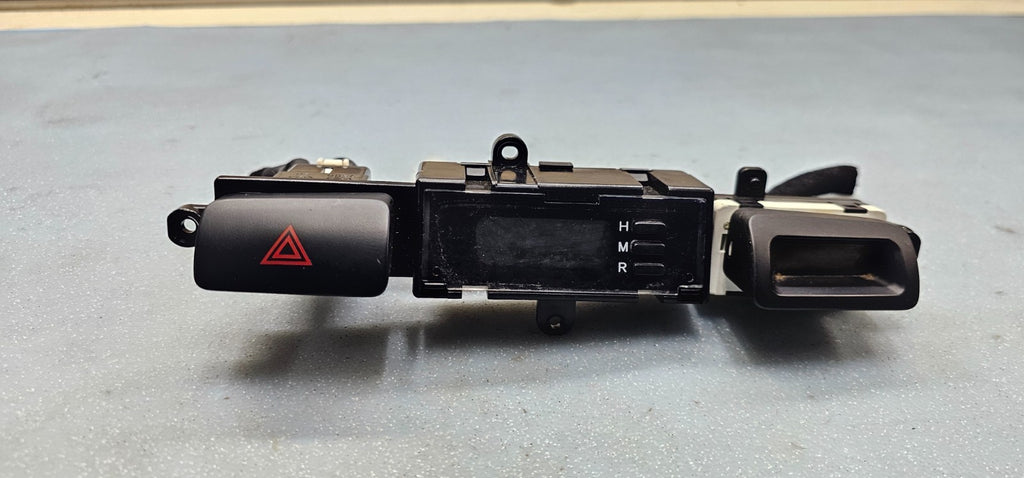 🔥05-09  Kia Sportage Dash Digital Clock HAZARD SWITCH BUTTON Unit