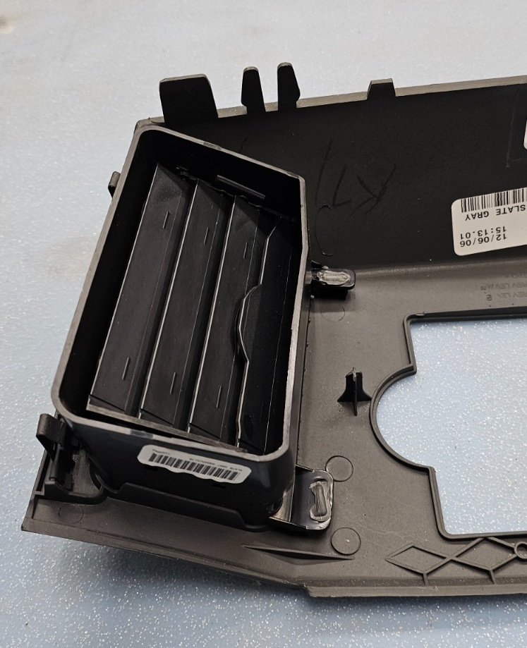 🔥05-07 Jeep Grand Cherokee Radio Dash Bezel Trim Surround Vent SLATE GRAY B30
