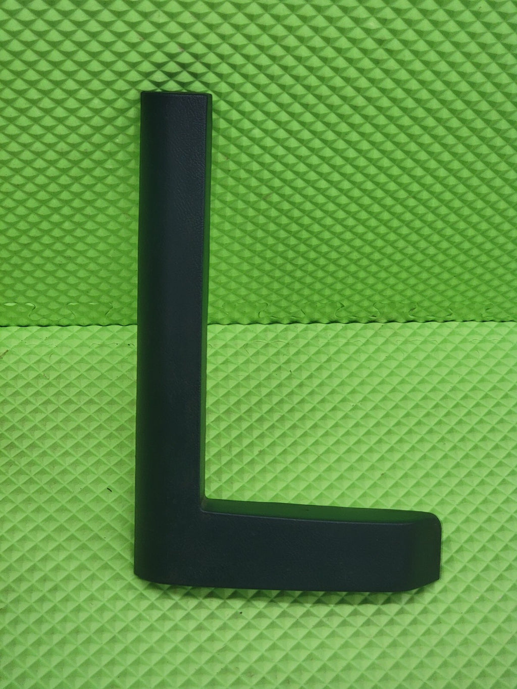 1988-1994 GMC Chevy 1500 2500 3500 OEM right SIDE LOWER DASH "L" TRIM