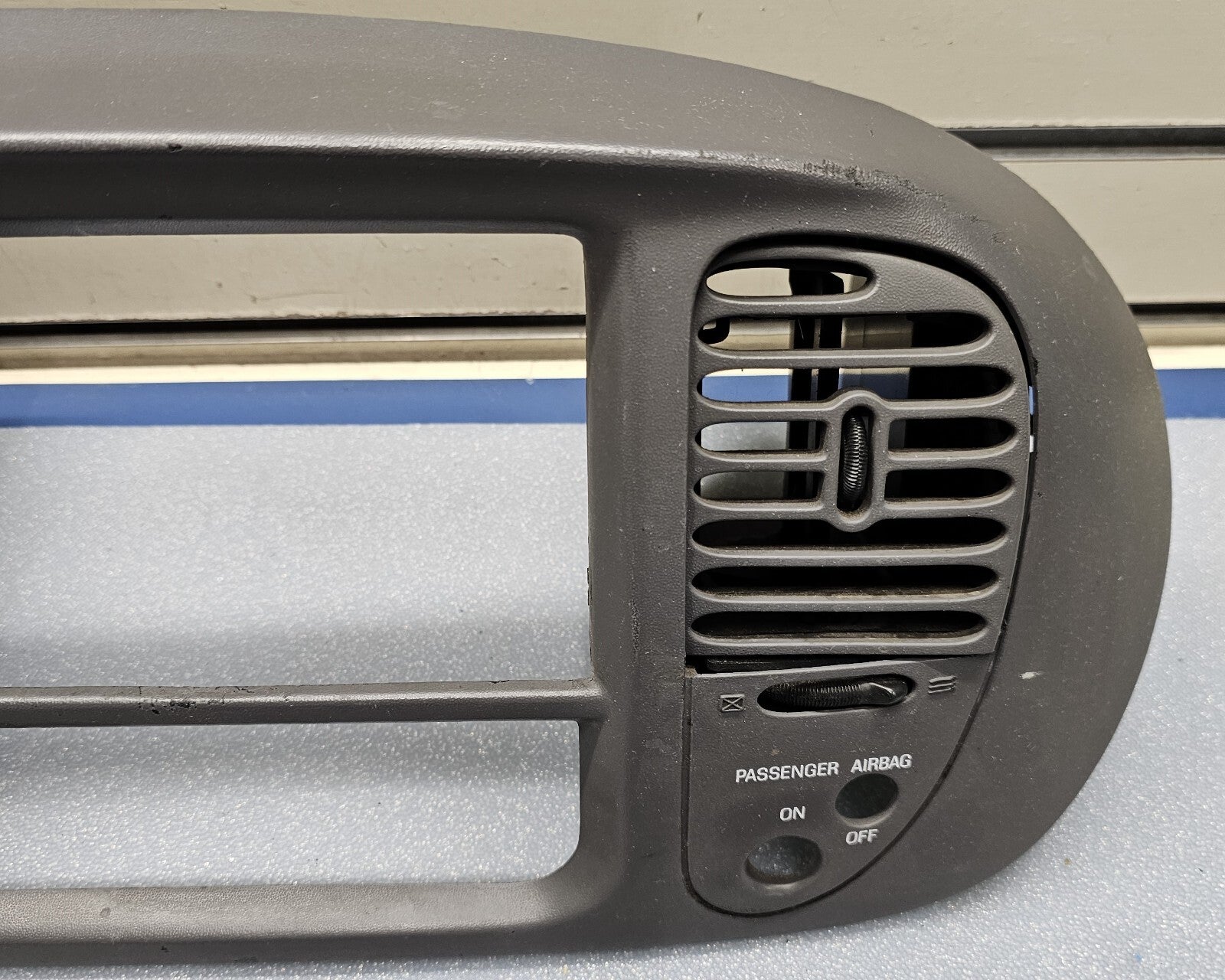 🔥1997-2003 Ford F150 Front Center Dash Radio BEZEL Trim Panel Dark Gray B1