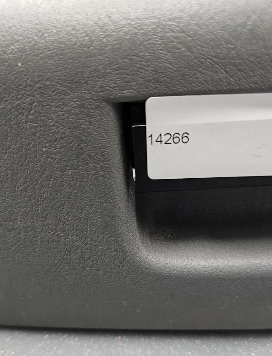 🔥01-07 CARAVAN TOWN COUNTRY DASH GLOVE BOX COMPARTMENT LID COVER ASSEMBLY GRAY